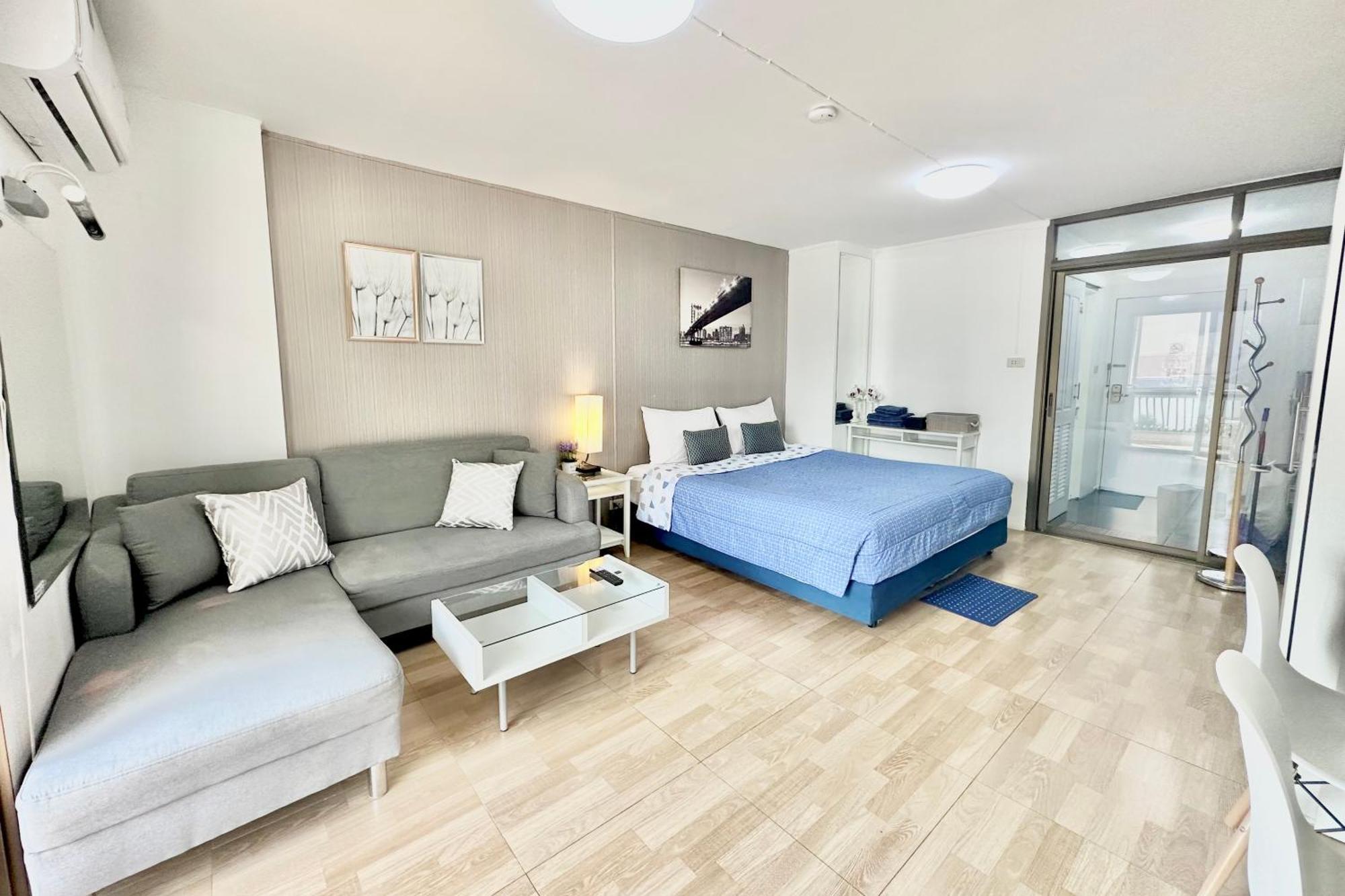 Cozy B At Nimman Studio Room In Condominium Chiang Mai Bagian luar foto
