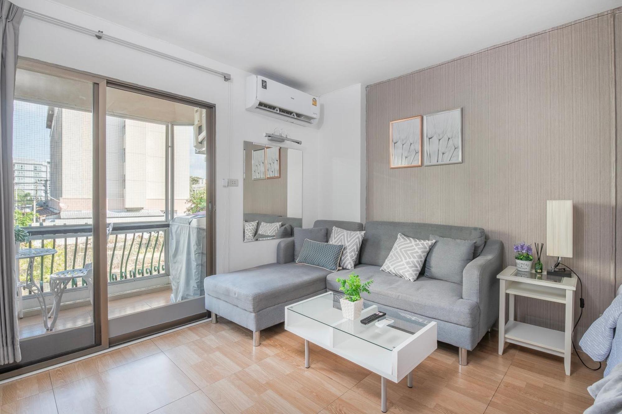 Cozy B At Nimman Studio Room In Condominium Chiang Mai Bagian luar foto